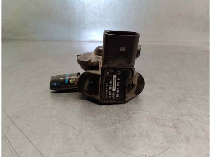 Recambio de sensor presion para porsche cayenne (92a) 3.0 diesel referencia OEM IAM 036906051G 0261230081 BOSCH
