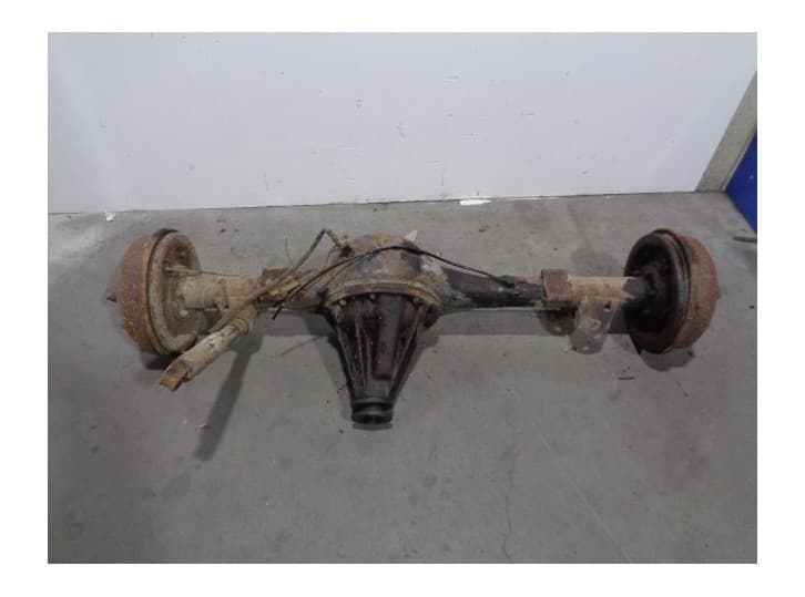 Recambio de puente trasero para land rover santana 109 santana 2.3 referencia OEM IAM TAMBOR 6 AGUJEROS 4 , 7 BURRA 3