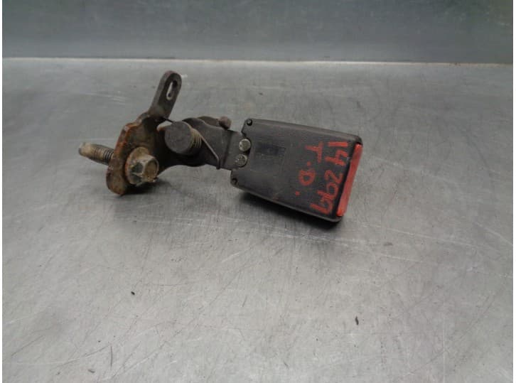 Recambio de enganche cinturon trasero derecho para jeep cherokee (kj) 2.8 crd 4x4 referencia OEM IAM 5GU581J3AE
