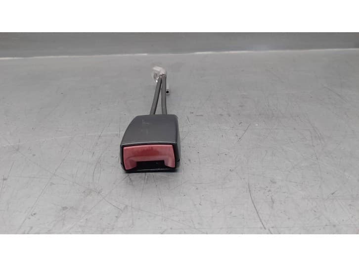 Recambio de enganche cinturon trasero derecho para volkswagen new beetle (9c1, 1c1) 1.6 referencia OEM IAM 1C0858493 TRAS DERECH