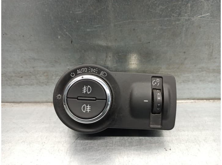 Recambio de mando luces salpicadero para opel insignia a sedán (g09) 1.8 (69) referencia OEM IAM 13268707