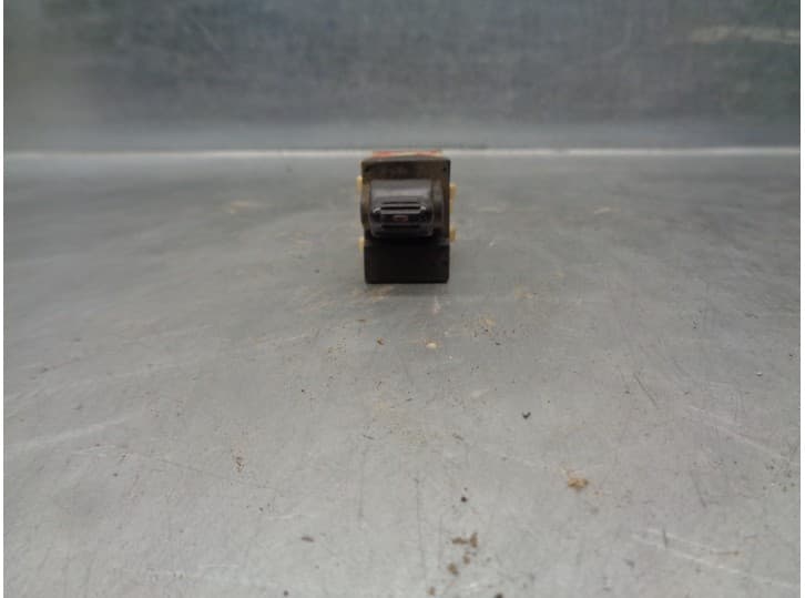 Recambio de mando elevalunas delantero izquierdo para jeep cherokee (kj) 2.8 crd 4x4 referencia OEM IAM 56010695AA