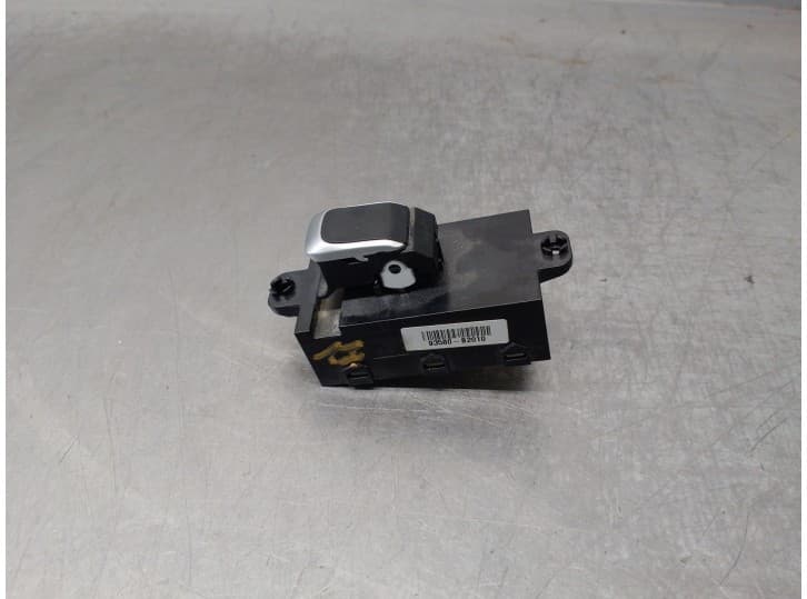 Recambio de mando elevalunas trasero izquierdo para kia soul ii (ps) 1.6 gdi referencia OEM IAM 95800B2110 5 PUERTAS