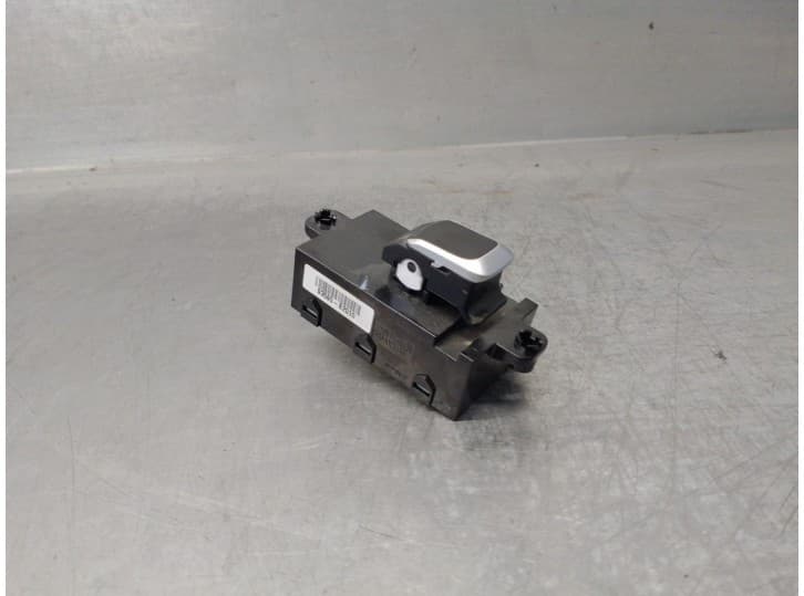 Recambio de mando elevalunas trasero derecho para kia soul ii (ps) 1.6 gdi referencia OEM IAM 93590B2010 5 PUERTAS