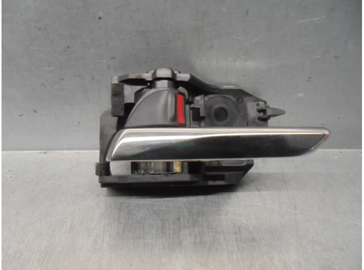 Recambio de maneta interior delantera izquierda para mazda 3 hatchback (bp) 2.0 skyactiv-g m hybrid referencia OEM IAM BCJHV8393