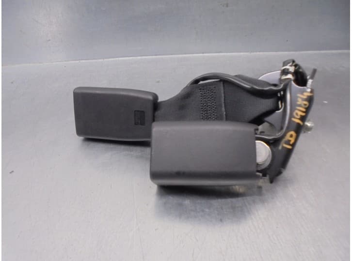 Recambio de enganche cinturon trasero derecho para mazda 3 hatchback (bp) 2.0 skyactiv-g m hybrid referencia OEM IAM BAH150027J