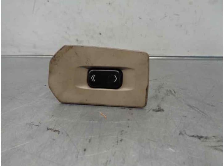 Recambio de mando elevalunas trasero izquierdo para cadillac cts 3.2 referencia OEM IAM 25750264