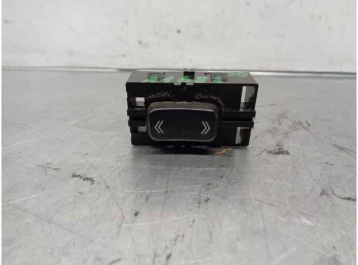 Recambio de mando elevalunas delantero derecho para cadillac cts 3.2 referencia OEM IAM 25750263