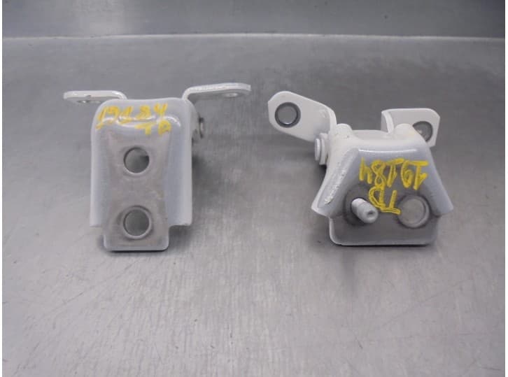 Recambio de bisagra puerta para mazda 3 hatchback (bp) 2.0 skyactiv-g m hybrid referencia OEM IAM 4860864
