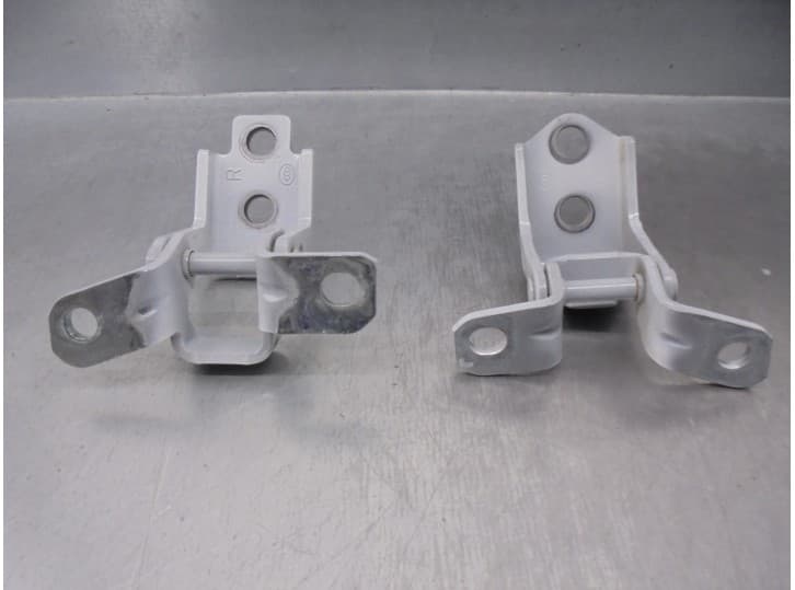 Recambio de bisagra puerta para mazda 3 hatchback (bp) 2.0 skyactiv-g m hybrid referencia OEM IAM 4860871
