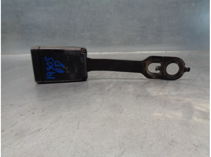 Recambio de enganche cinturon delantero derecho para citroën c-elysee (dd_) 1.2 vti 82 referencia OEM IAM 6252874 DEL DER