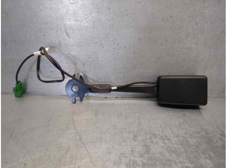 Recambio de enganche cinturon delantero derecho para dacia sandero iii 1.0 tce 90 referencia OEM IAM 878170648R DELANTERO DERECH