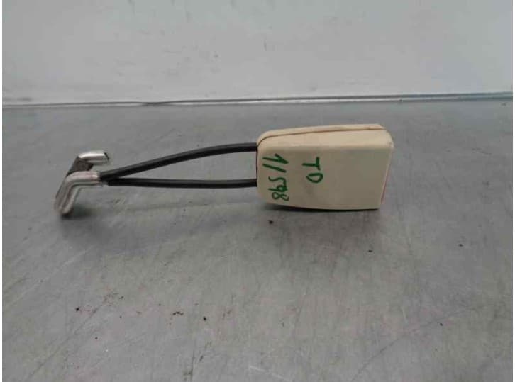 Recambio de enganche cinturon trasero derecho para mercedes-benz clase s coupé (c215) cl 500 (215.375) referencia OEM IAM 215860