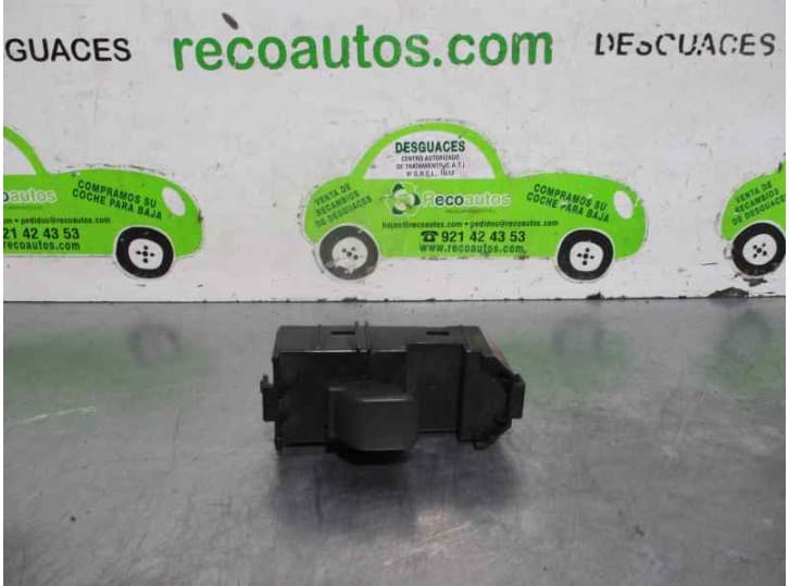 Recambio de mando elevalunas delantero derecho para toyota prius sedán (_w1_) 1.5 hybrid (nhw1_) referencia OEM IAM 8403047010