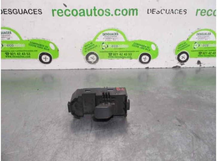 Recambio de mando elevalunas trasero derecho para toyota prius sedán (_w1_) 1.5 hybrid (nhw1_) referencia OEM IAM 8403047010