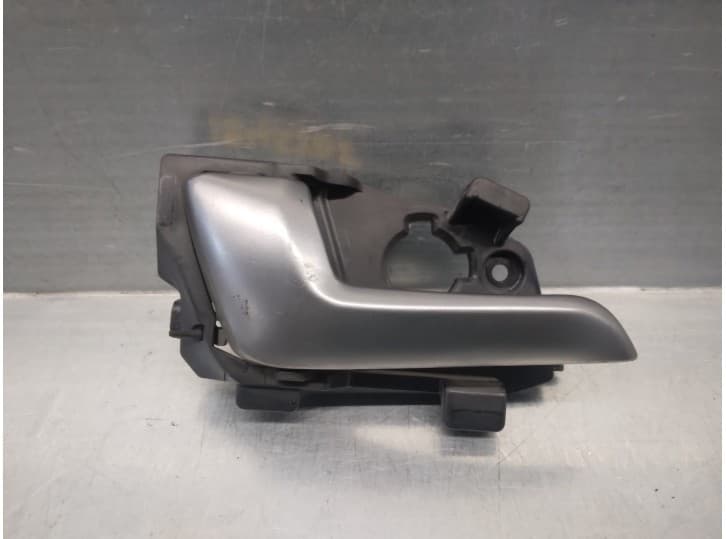 Recambio de maneta interior delantera izquierda para kia rio iii (ub) 1.4 crdi referencia OEM IAM 826101W010 5 PUERTAS
