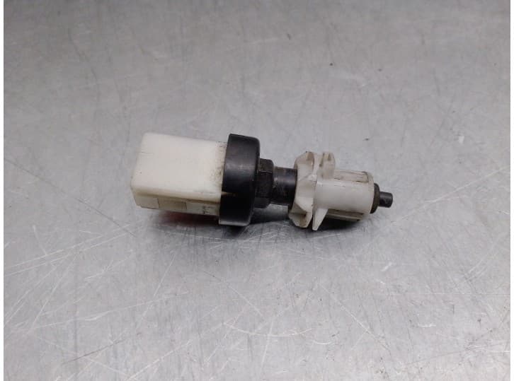 Recambio de interruptor para iveco daily iv furgoneta 35c12 v, 35c12 v/p, 35s12 v, 35s12 v/p referencia OEM IAM B365 TRW