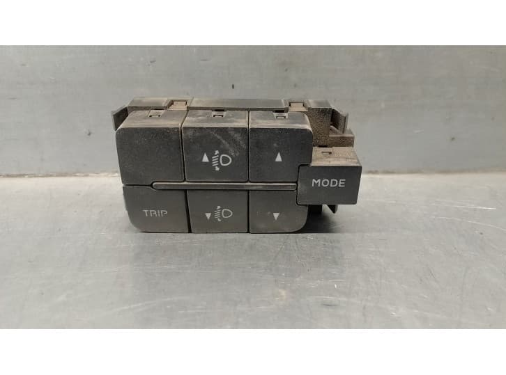 Recambio de mando luces salpicadero para iveco daily iv furgoneta 35c12 v, 35c12 v/p, 35s12 v, 35s12 v/p referencia OEM IAM 6950