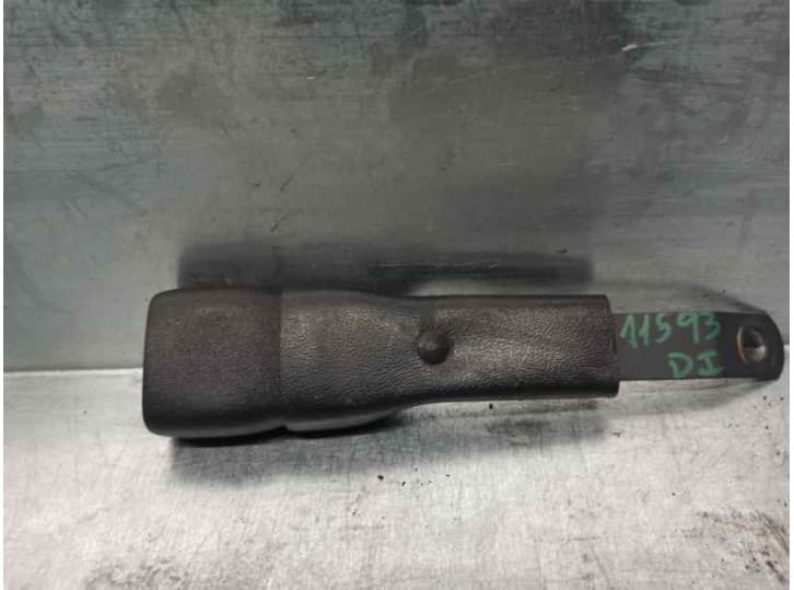 Recambio de enganche cinturon delantero izquierdo para chrysler voyager ii (es) 3.3 i referencia OEM IAM 4614823