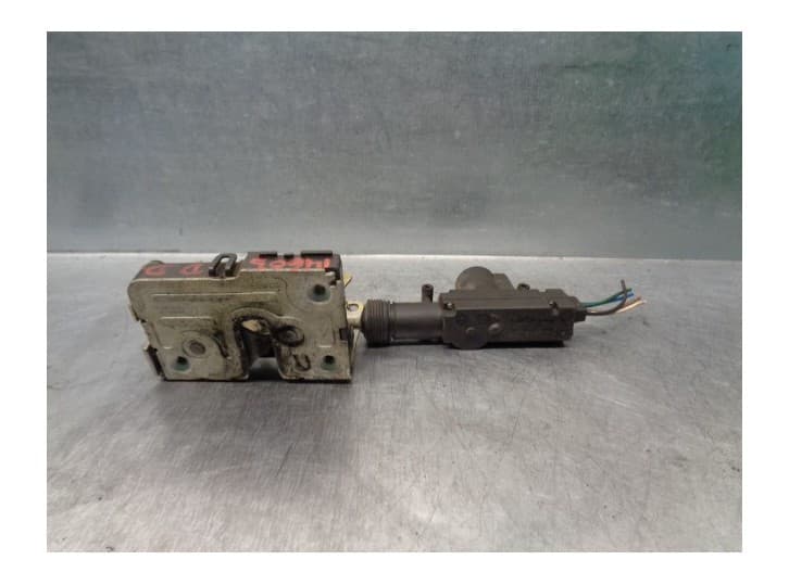 Recambio de cerradura puerta delantera derecha para iveco daily iii caja/chasis 35 c 14 referencia OEM IAM 5801352924