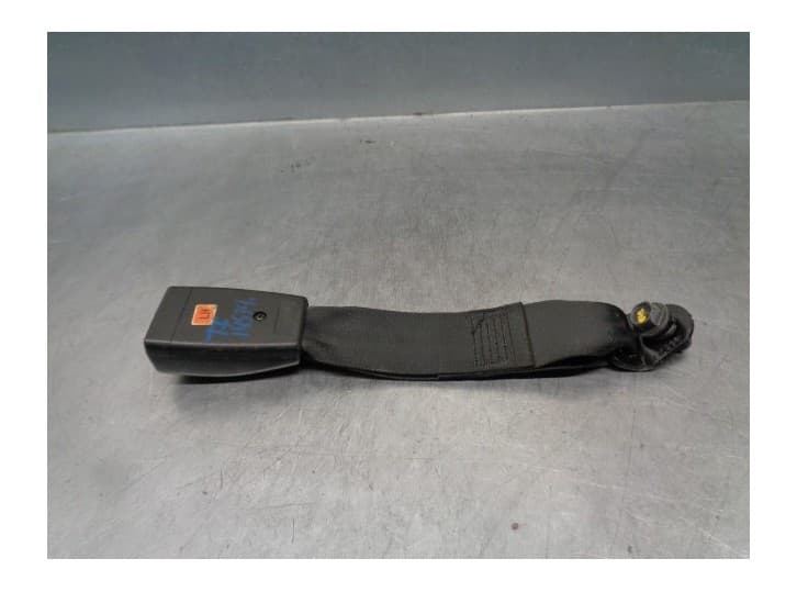 Recambio de enganche cinturon trasero izquierdo para ssangyong korando (ck) 2.0 e-xdi referencia OEM IAM 7565034000LBA TRAS IZQ