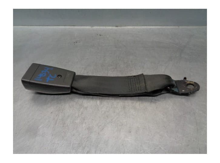 Recambio de enganche cinturon trasero central para ssangyong korando (ck) 2.0 e-xdi referencia OEM IAM 7565034000LBA