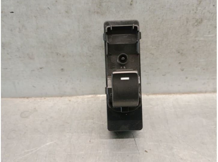 Recambio de mando elevalunas trasero izquierdo para mazda cx-5 (kf) 2.0 skyactiv-g referencia OEM IAM KG6N66380
