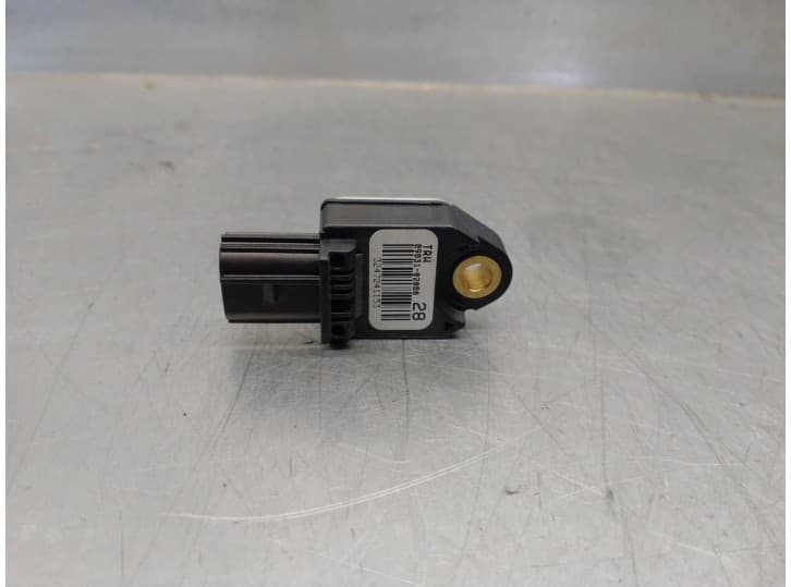Recambio de sensor impacto para toyota corolla sedán (_e15_) 2.0 d-4d (ade150) referencia OEM IAM 8983102080