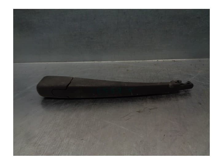 Recambio de brazo limpia trasero para kia pro cee'd (ed) 1.6 crdi 115 referencia OEM IAM 988111H000