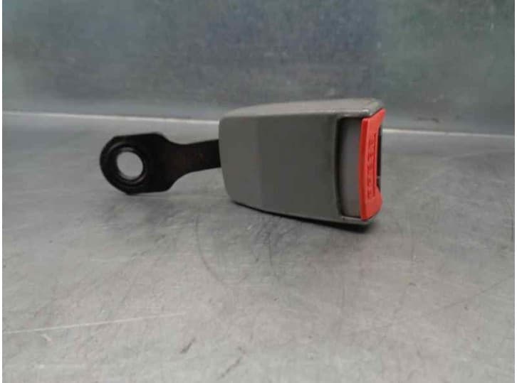 Recambio de enganche cinturon trasero central para peugeot 806 (221) 1.9 td referencia OEM IAM SIN REFE