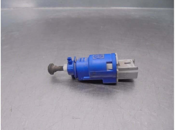 Recambio de interruptor para renault twingo ii (cn0_) 1.5 dci 75 referencia OEM IAM 8200276359