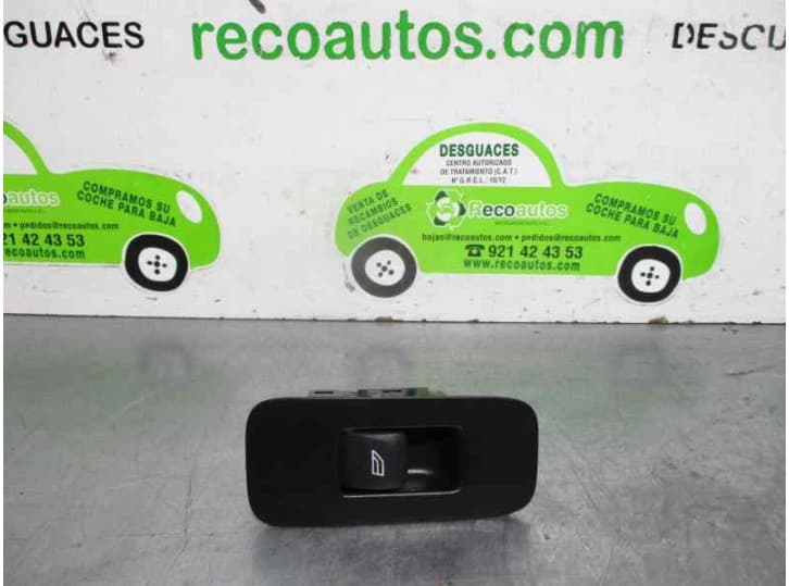 Recambio de mando elevalunas delantero derecho para volvo v40 cross country (526) d2 referencia OEM IAM 31394840