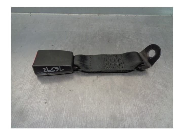 Recambio de enganche cinturon trasero izquierdo para fiat seicento / 600 (187_) 1.1 (187axb, 187axb1a, 187axc1a02) referencia OE