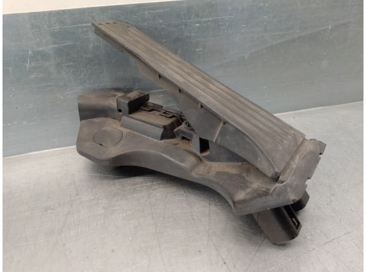 Recambio de potenciometro pedal para seat toledo iii (5p2) 1.6 referencia OEM IAM 1K1721503M 6PV00889000 HELLA HELLA