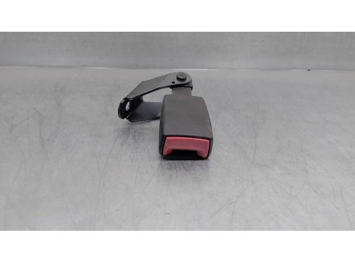 Recambio de enganche cinturon trasero derecho para bmw 5 (e39) 523 i referencia OEM IAM 817651S TRAS DERECHO 4 PUERTAS
