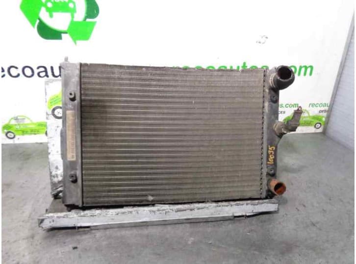 Recambio de radiador agua para volkswagen polo ii (86c, 80) 1.3 cat referencia OEM IAM 867121253AB