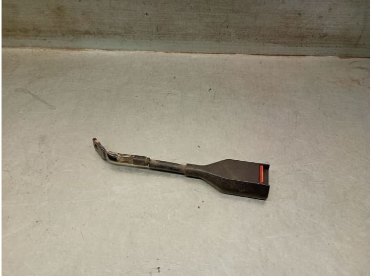 Recambio de enganche cinturon delantero izquierdo para ford fiesta i (gfbt) 1.1 referencia OEM IAM 84FBT61208AA 1627210