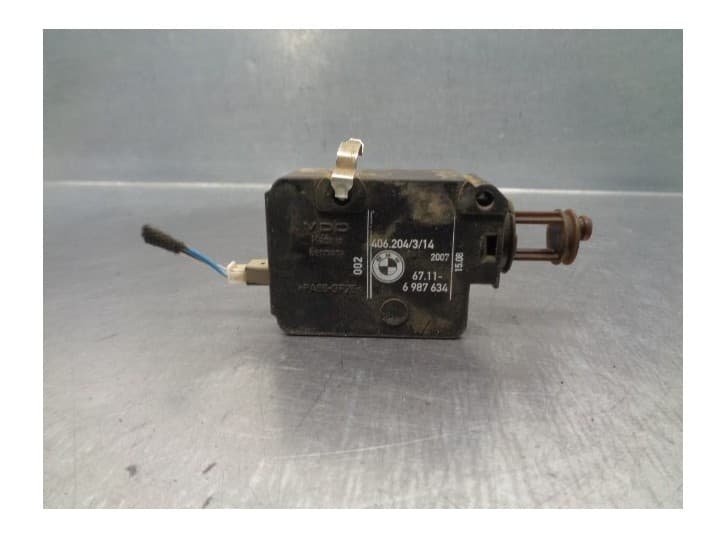 Recambio de motor tapa deposito combustible para bmw x3 (e83) 2.0 sd referencia OEM IAM 67116987634