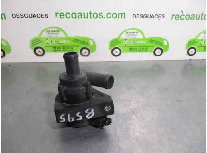 Recambio de bomba agua para volvo v40 cross country (526) d2 referencia OEM IAM 30950000 16T070990DA