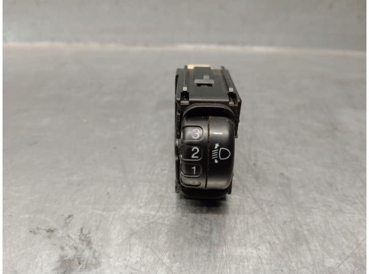 Recambio de interruptor para toyota yaris (_p1_) 1.4 d-4d (nlp10_) referencia OEM IAM 8415252050 8415252050