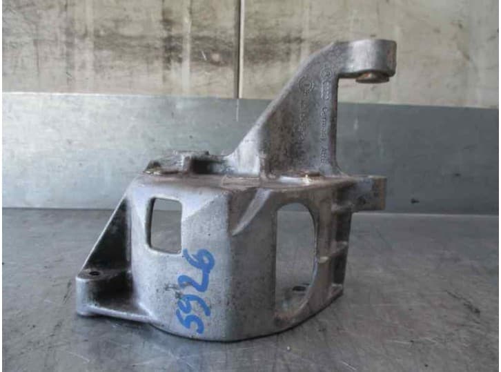 Recambio de soporte bomba inyeccion para seat toledo i (1l2) 1.9 tdi referencia OEM IAM 028145523E