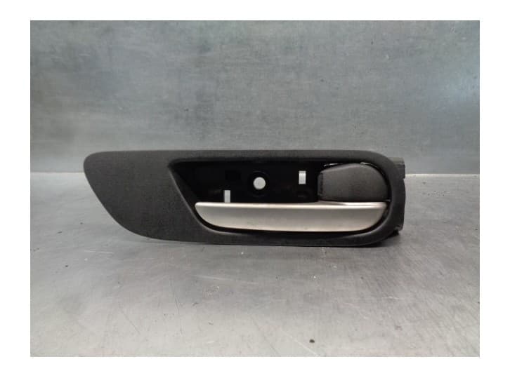 Recambio de maneta interior delantera derecha para mazda 3 sedán (bl) 2.2 mzr cd (bl10) referencia OEM IAM BBM558330A02