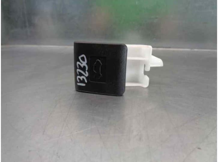 Recambio de cerradura capot para toyota corolla sedán (_e21_) 1.8 vvti hybrid (zwe211, mzea12) referencia OEM IAM