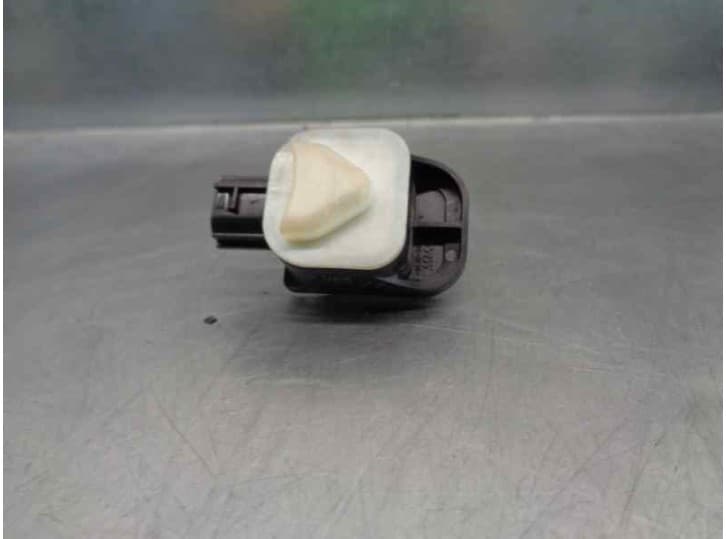 Recambio de sensor impacto para toyota corolla sedán (_e21_) 1.8 vvti hybrid (zwe211, mzea12) referencia OEM IAM 8983A02020
