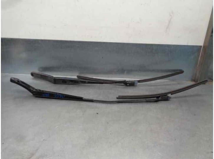 Recambio de brazo limpia delantero derecho para seat ibiza iv st (6j8, 6p8) 1.6 tdi referencia OEM IAM 6M2117526AB