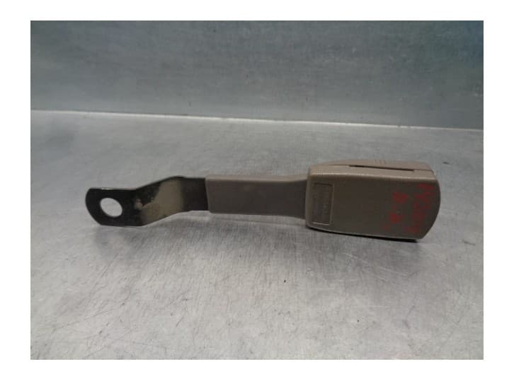 Recambio de enganche cinturon delantero derecho para rover 400 ii (xw) 416 gsi/gse referencia OEM IAM EVB10067