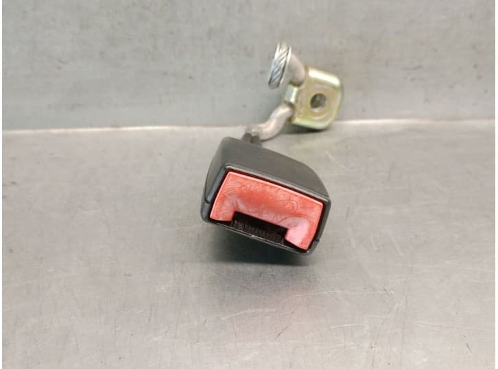 Recambio de enganche cinturon trasero derecho para volkswagen polo iv (9n_, 9a_) 1.4 16v referencia OEM IAM 6Q0857740B 6Q0857487