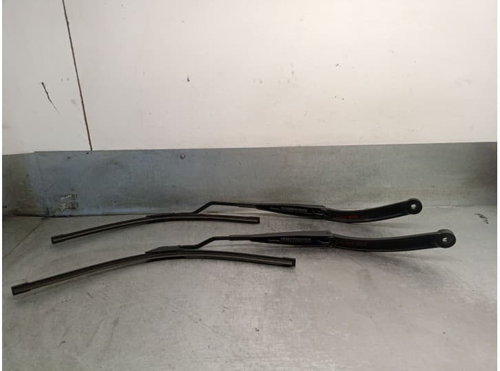 Recambio de brazo limpia delantero derecho para hyundai h350 furgoneta 2.5 crdi referencia OEM IAM 9813159100 9814159100