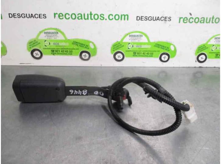 Recambio de enganche cinturon delantero derecho para kia venga (yn) 1.4 cvvt referencia OEM IAM