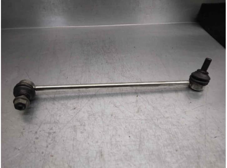 Recambio de bieleta estabilizadora delantera derecha para skoda superb iii station wagon (3v5) 2.0 tdi referencia OEM IAM 5Q0411